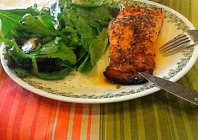 Baked Salmon With Spinach Salad
