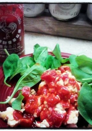 A picture of Spicy pepper scrambled eggs.