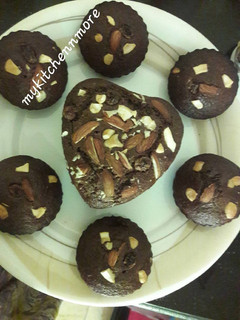 A picture of Banana chocolate cake.