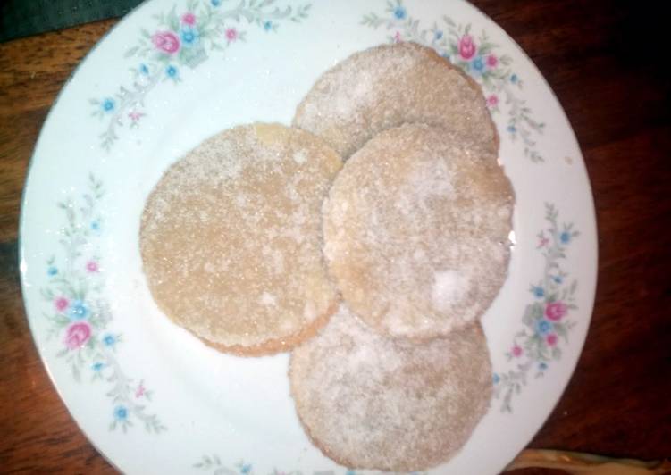 Gooey peanut butter cookies ( Only 3 ingredients)