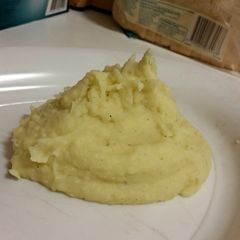 A picture of creamy mashed potato.