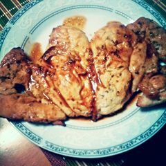 A picture of Chicken fillet with mustard.
