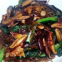 A picture of Stir fried Korean noodle.