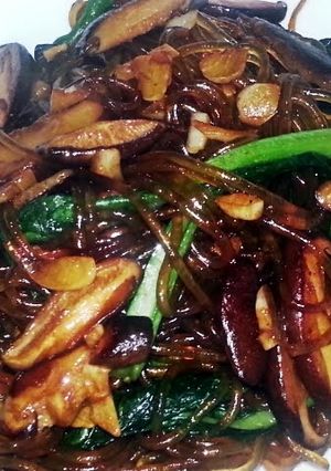A picture of Stir fried Korean noodle.