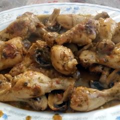 chicken drumsticks with herps A picture of chicken drumsticks with herps.