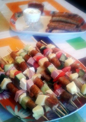 A picture of Party cheese and meat sticks.