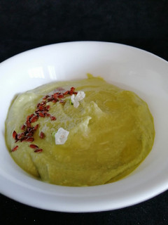 Una foto de Hummus de espinacas