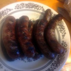 A picture of Wisconsin beer brats.