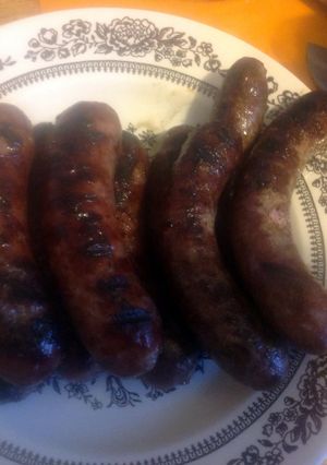A picture of Wisconsin beer brats.