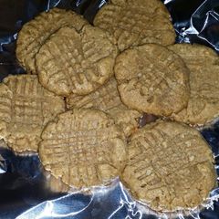 A picture of Amazing 4 step PB Cookies 😋.