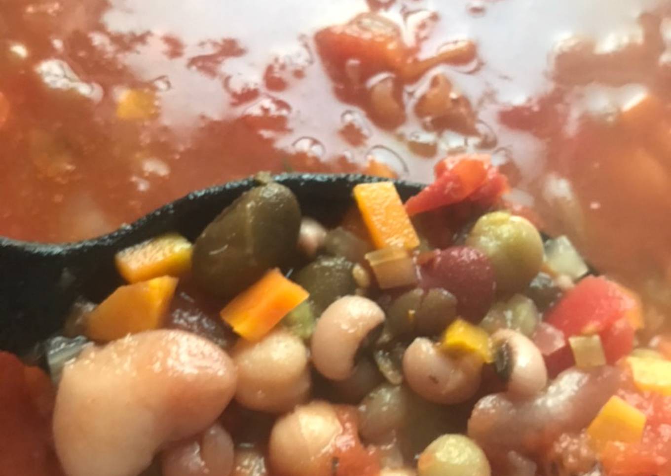 Sopa de frijoles mixtos