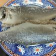Lubina a la sal con patatas al vino blanco