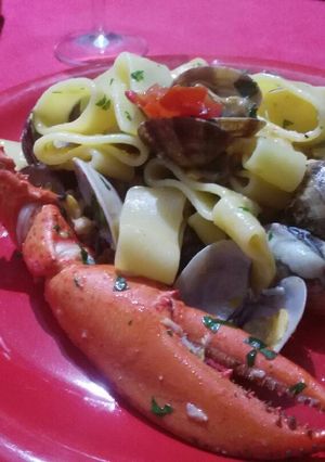 Foto di Calamarata vongole veraci, canocchie e astice