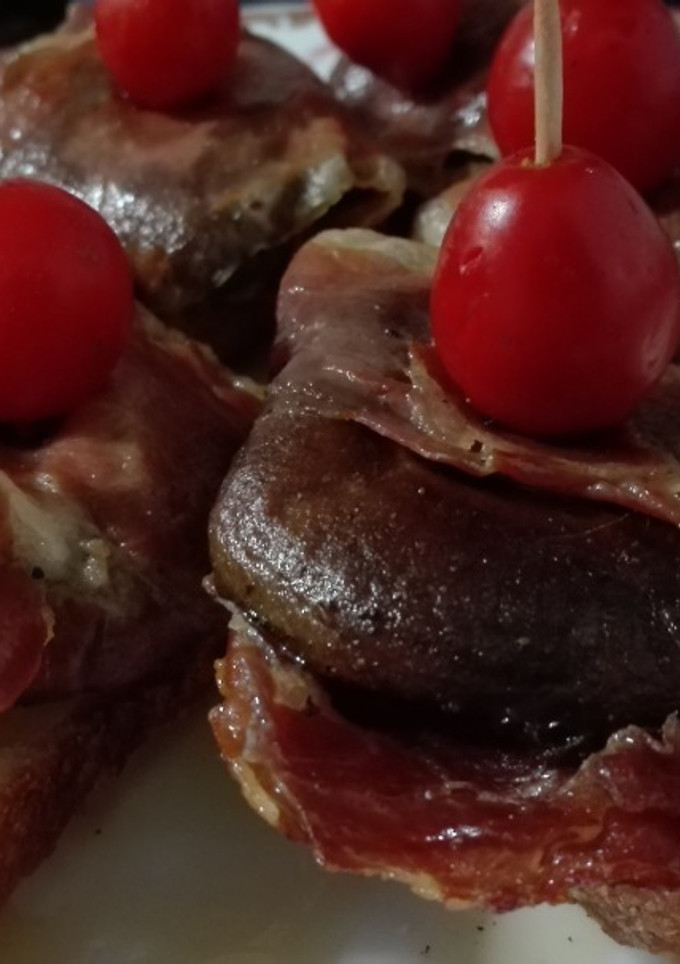 Una foto de Tapa de guiscanos con jamón