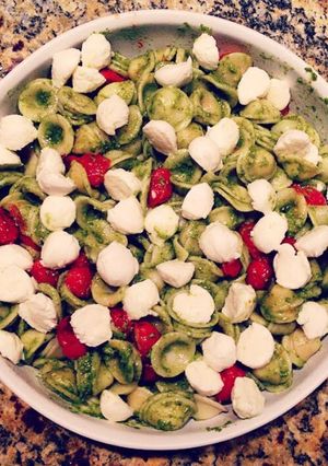 A picture of Corkscrew With Pesto And Oven Roasted Tomatoes.