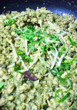 A picture of Green Chicken Mince.