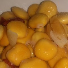 A picture of Spicy Garlic Lupini Beans.