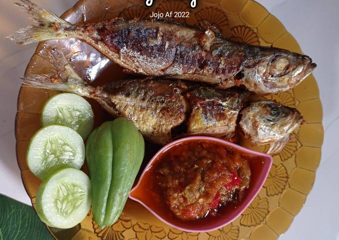 Resep Ikan Kembung Goreng Oleh Jojo AF - Cookpad