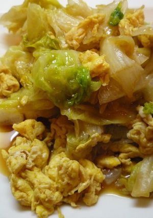 A picture of Easy Lettuce & Egg Stir-Fry with Oyster Sauce.