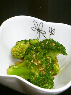 A picture of Sesame Dressed Broccoli.