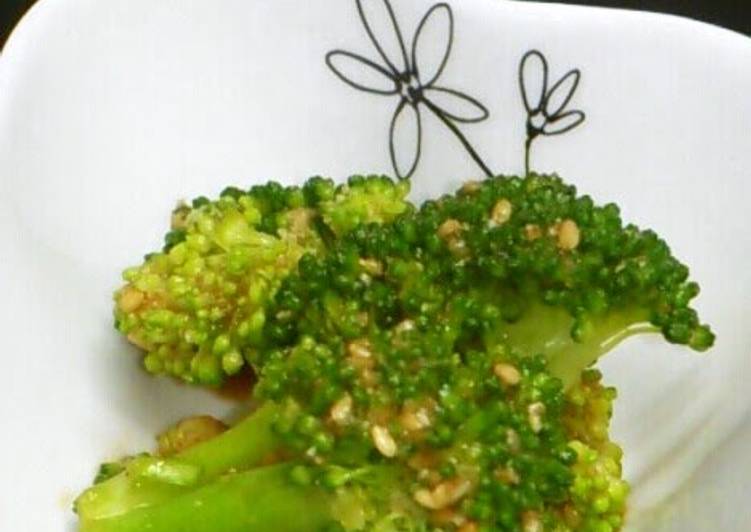 Steps to Prepare Perfect Sesame Dressed Broccoli