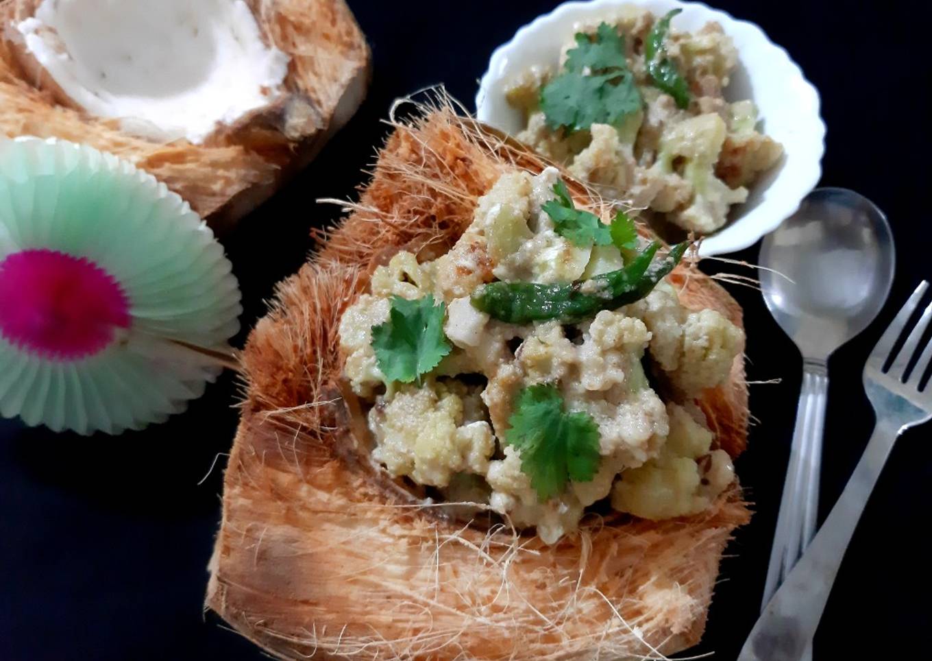Phulkopir Dab Malai/ Malai Cauliflower with Green Coconut