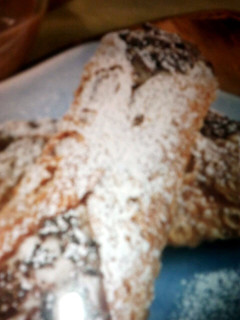 A picture of Cannoli Pastries.