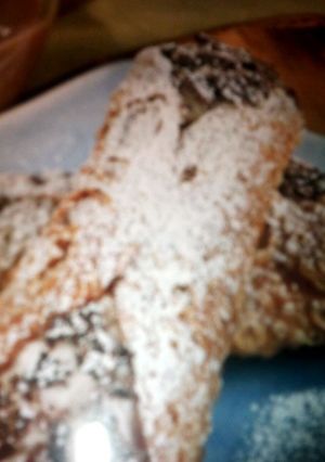 A picture of Cannoli Pastries.