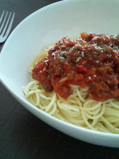 A picture of Meat Sauce Spaghetti with Canned Tomatoes.