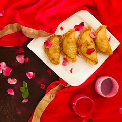 A picture of Mawa Gujiya.