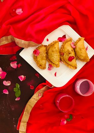 A picture of Mawa Gujiya.
