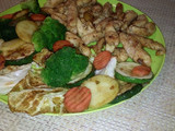 Csirkemellcsíkok grillezett vegyes zöldségkörettel
