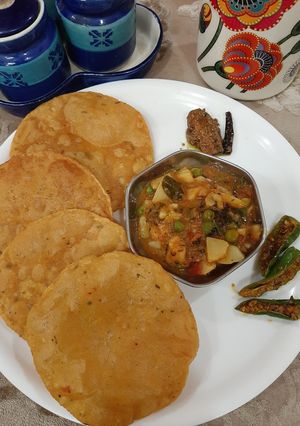 दाल पूरी (Dal poori recipe in hindi) रेसिपी मुख्य फोटो