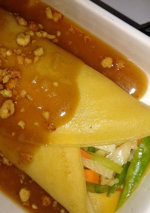 A picture of Fresh Spring Roll "Lumpiang Sariwa".