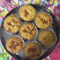 A picture of Eggless tutti fruti cupcake.