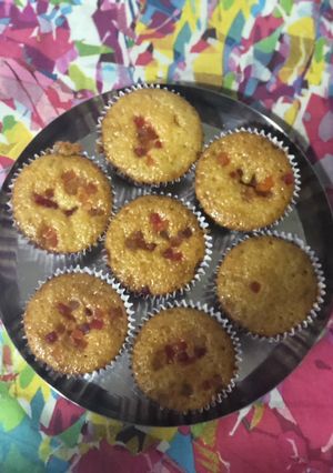 A picture of Eggless tutti fruti cupcake.