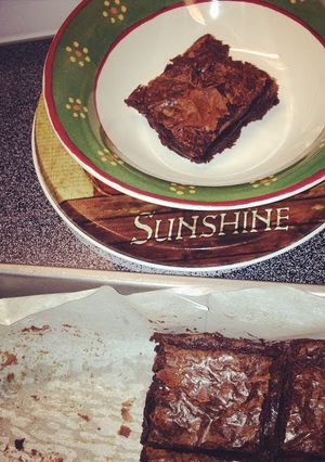 A picture of Yummy Homemade Ghiradelli Brownies.