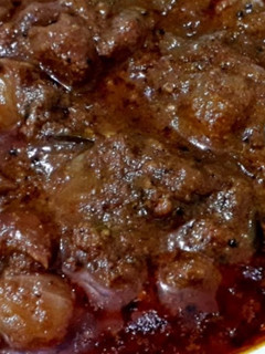 உள்ளி தீயல் | சின்ன வெங்காய தீயல் (Ulli theeyal recipe in tamil) செய்முறை முக்கிய புகைப்படம்