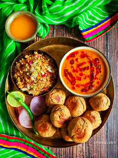 દાલ બાટી (Dal baati recipe in Gujarati) રેસીપી મુખ્ય ફોટો