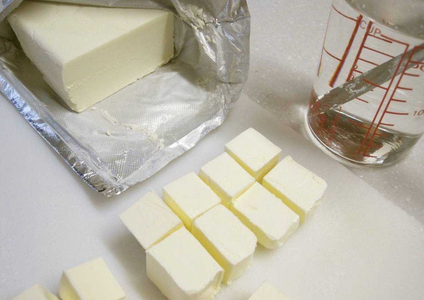 How to Cut Cream Cheese Neatly