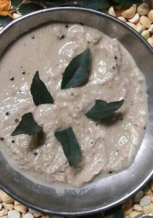 A picture of Fried gram chutney.