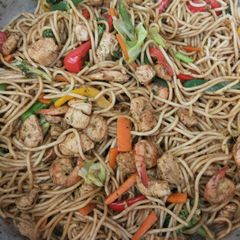 A picture of Stirfry Lemon Pepper Chicken & Shrimp Lomein.