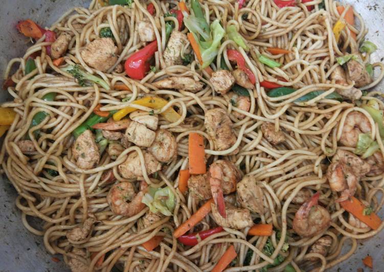 Stirfry Lemon Pepper Chicken &amp; Shrimp Lomein