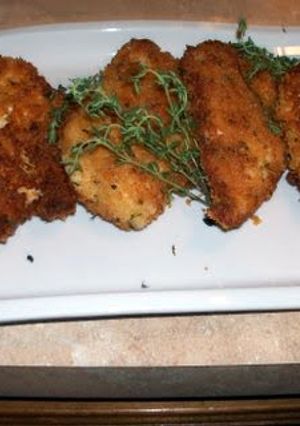 A picture of Crispy panko herb chicken cutlets.