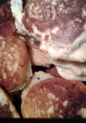A picture of fried cornbread.