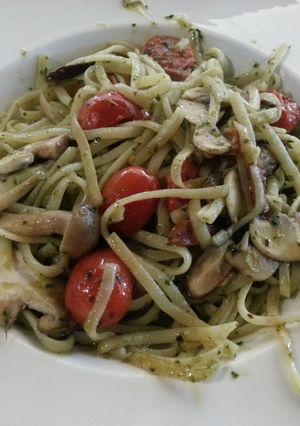 A picture of Vegetarian Pesto Pasta.