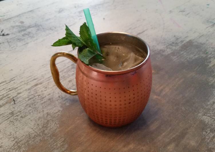 Moscow Mule (w/ alcoholic ginger beer)