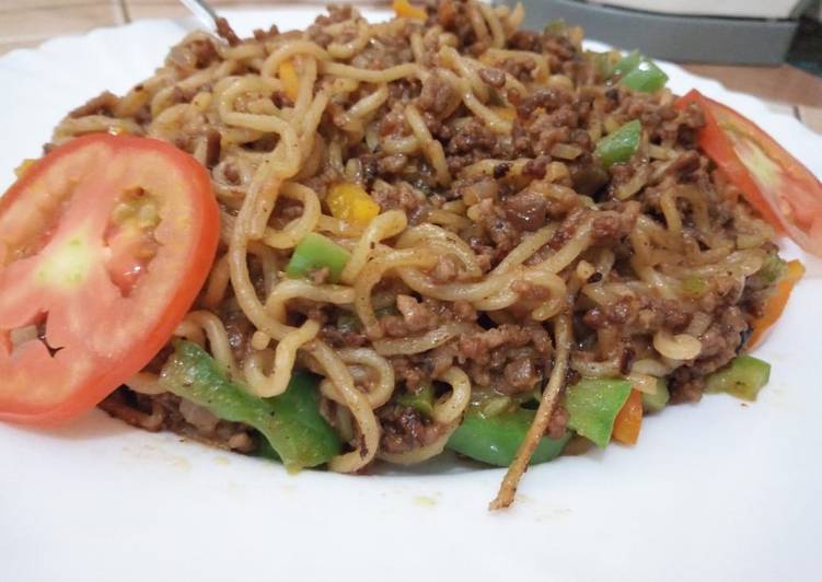 Stir fried noodles with minced meat