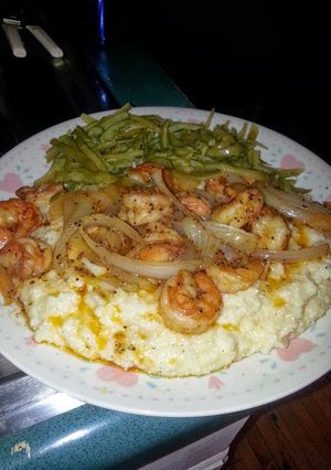 A picture of Shrimp and Grits.
