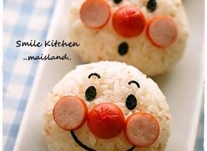 https://img-global.cpcdn.com/recipes/4869441323008000/300x220cq70/anpanman-onigiri-charaben-recipe-main-photo.jpg